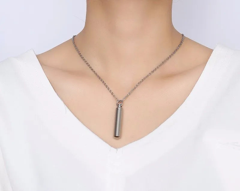 Men Woman Capsule Pendant Necklace in Open Cylindrical Pendants Stainless Steel Remembrance Jewelry Pill Filler Kit with funnel