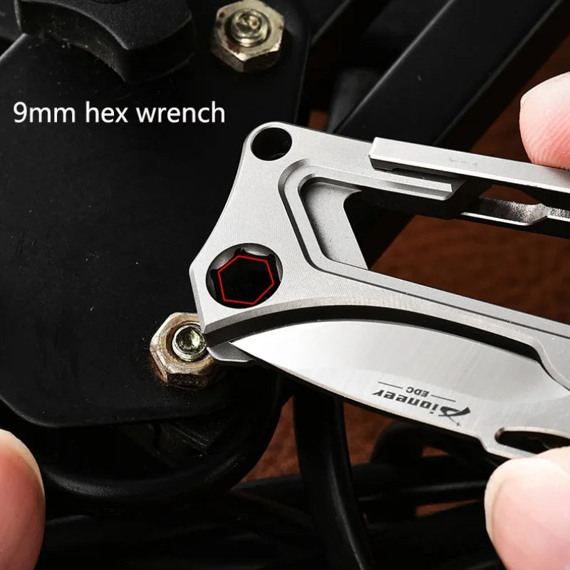 Titanium Alloy Buckle Outodoor Tool Multifuncational EDC Portable Keychain Unboxing Cutter Camping Hiking Survival Tool with BOX